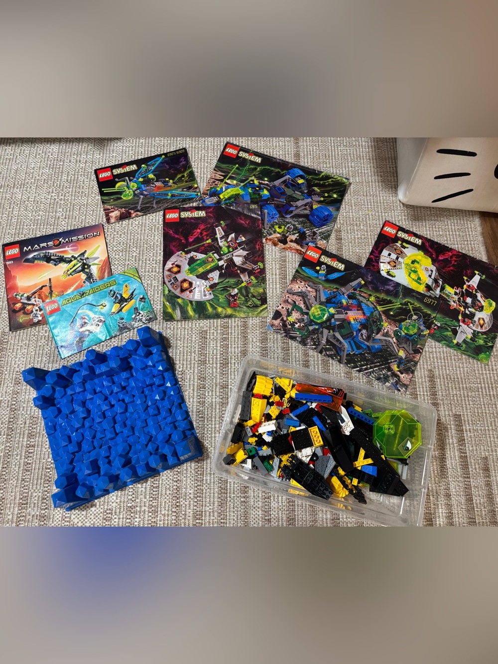 Vintage Lego Lot! Pieces & manuals from Space, Aquazone, & Aqua Raiders lines